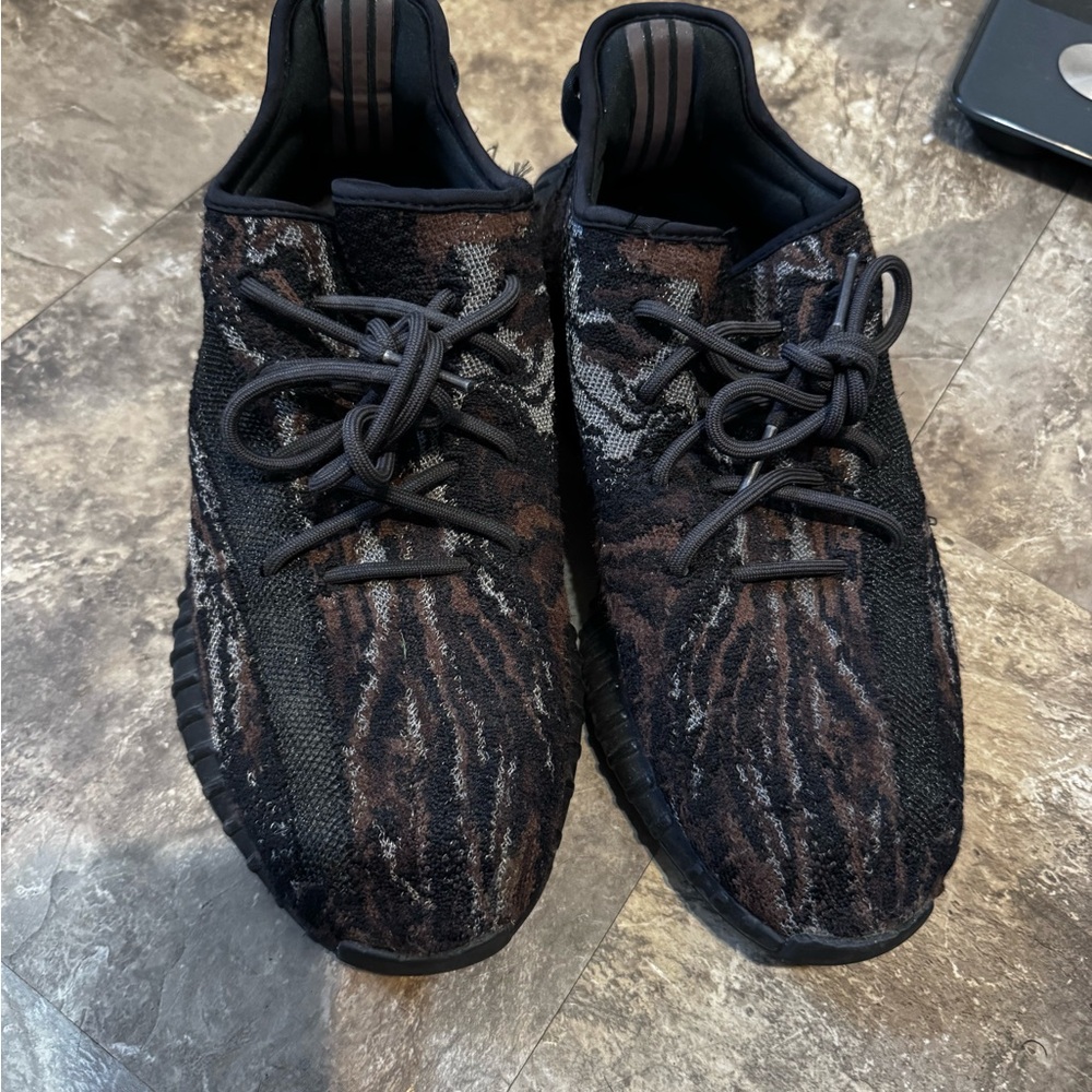 Men Yeezy 350-brown/black